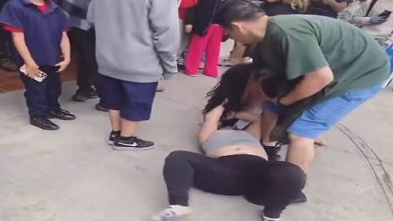 Big Ass Spanish Girls Fight in the Street Police Come and Arrest