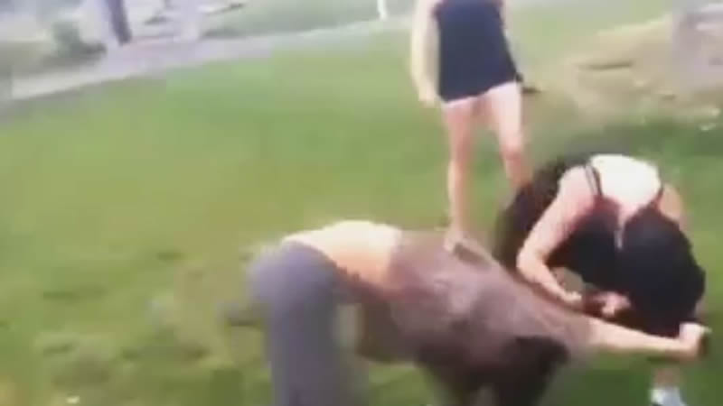 Melissa Fights Kendra in a Field