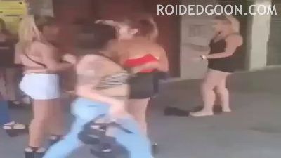 Asses Out Girls Brawl on the Sidewalk