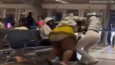 Airport Fight – Fat Black Mom vs Daughter