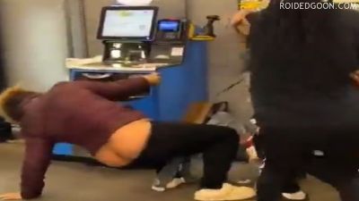 Walmart Fight – Ass Out Black Girls Catfight at Self-Checkout