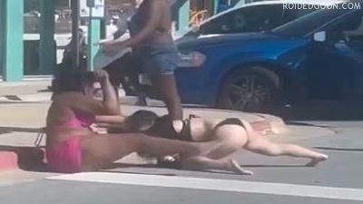 Interacial Thongs Catfight Over Parking Spot
