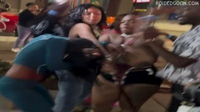 Titties Out Heavy Black Girl Fights